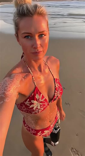 Sometimes the simplest gestures can mean the most. 🌍 A follow, a smile, a small sign that says, “I see you, and I respect you.” 💛 If my video made it to your page and you have no problem with people who look like me, then maybe we’re already halfway to understanding each other. 🤝 So… what do you say? Let’s be friends — not just online, but in spirit too. ✨#DearWhitePeople #equalitymatters #usa #fyp