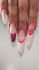 1.1K views |  Die neuen Babyboomer French Sticker – perfekt für Anfänger und ein makelloses Ergebnis!  Einfach, schnell und super schick. Wer will’s ausprobieren? ✨#emmiNAIL #BabyboomerNails #FrenchStyle #NailHacks #Nail | Emmi-Nail | Facebook