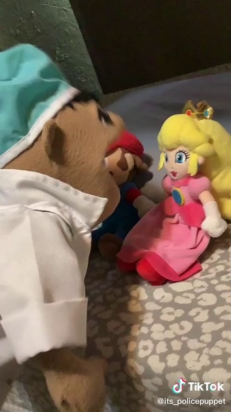 Princess Peach Puppet Comedy Skit