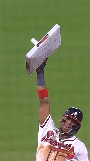 The moment Ronald Acuña Jr. became the first member of the 40-70 club 😮‍💨 #Braves | FanDuel Sports Network South