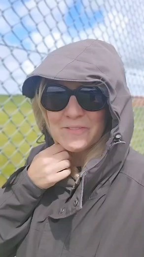 Watch the mighty Red Arrows impressive take off from Cardiff Airport on route to the Swansea Air Show today. Did you see them fly over? | It's On Cardiff