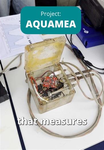 Solar-Powered Seawater Monitoring Device by Students