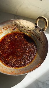 CHILLI GARLIC CHUTNEY! This is no ordinary chutney, it’s a flavour bomb. Written recipe in my book #easyindianvegetarian and full video on my #youtube channel #foodwithchetna enjoy x #chetnamakan #reels #recipes #vegetarian | Chetna Makan