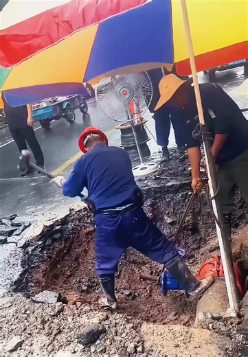 Warum Techniker Wasserrohre reparieren, ohne das Wasser abzustellen #wasserschlag #Technik #ReparaturderRohrleitung #fürdich #viral