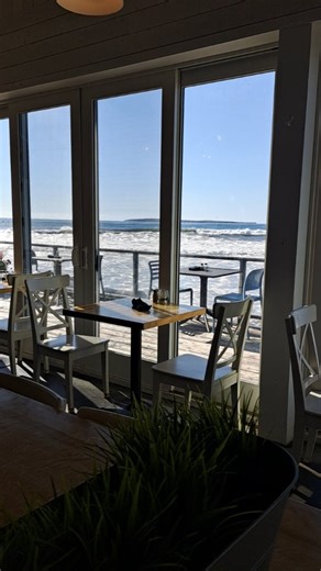 Grill Open Hours Monday to Friday 4PM - 8PM Saturday 9AM - 8PM Sunday 9AM - 2PM Table reservations are recommended. Book online or by phone www.quarterdeck.ca 902 683 2998 | The Quarterdeck Resort