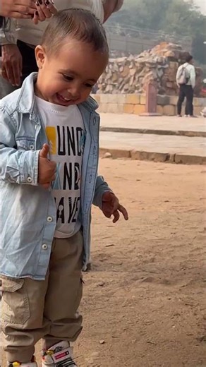 Ritvik aur mumma ne ghilari ko khana khilaya