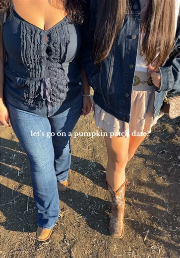 Pumpkin Patch Outfit Ideas for Fall Fashion