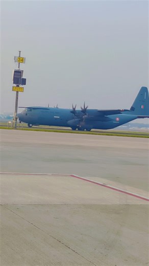 C-17 Globemaster III Taxiing Powerfully ✈️ Giant Military Cargo Aircraft in Action | #Shorts