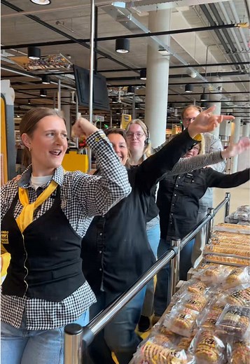 Welkom bij de Jumbo Rob! @Jumbo Supermarkten @Jumbowerkt 💛🙌🏼 #jumbowerkt #robkemps #linksrechts #jumbo