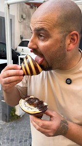 “CORNETTO SACHER CAMPANO” Il nostro fondente nero con aggiunta di albicocca Vesuviana . Disponibile in tutte le nostre sedi di Napoli-Roma-Pomigliano.ogni sera dalle ore 20:00 e in esclusiva su. @alfonsino_delivery | Zio Rocco Lab Store