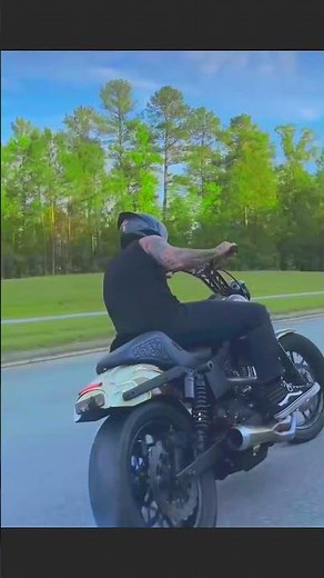 Harley-Davidson Stunts You Won’t Believe! 🏍️💥