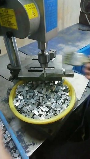 Fully automatic tapping machine can do it 1000 times faster