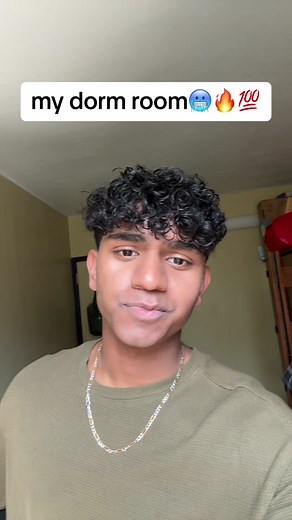 welcome to my dorm room… #tarantech #dorm #college #tech #techtok #gaming #pc #setup