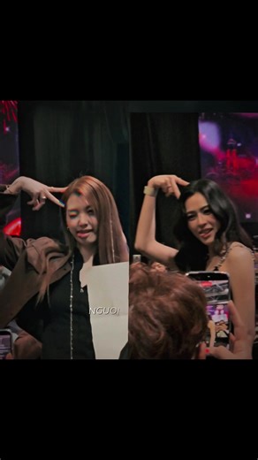 Tóm tắt FMT HK Day2 Hỏi Orm em chọn Falada hay Tawan Orm: Em thích người này nhất nè (để tay dưới cầm Ling), xong vuốt đùi Ling =))) Hỏi Orm tại sao lại chọn Ling? Orm : Fahlada hay giận em còn P’Tawan thì hay cấm em, còn LingLing chưa bao giờ cấm em, cũng chưa bao giờ giận em Orm : LingOrm forever, I lớp du sô mếch. LingOrm là nhất Trước khi đội cái mũ phù thuỷ cho chị thì Orm kiểm tra cẩn thận bên trong mũ xem có vật gì trong mũ làm đau chị ko. Cọng dây chuyền và chiếc cà rá trong bịch me là đ