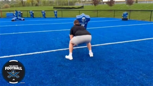 Sunday grind on the field — O-line work in full effect. Footwork, strength, and technique on repeat as I get ready for the season. Building the trenches one rep at a time. No shortcuts, no excuses, no days off. 💪🏻🔥🏴‍☠️@ReiverFootball #OLine #OffensiveLine #CenterWork #BigMenMove #FootballGrind #NoDaysOff #SundayWorkout #Gridiron #BuiltInTheTrenches #LinemenLife #FootballSeason #StrengthAndConditioning #WorkEthic #StayReady #GameReady