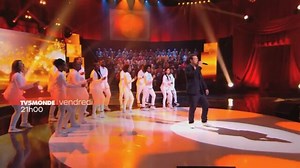 300 choeurs chantent les plus belles chansons des années 70 - Télé-Loisirs