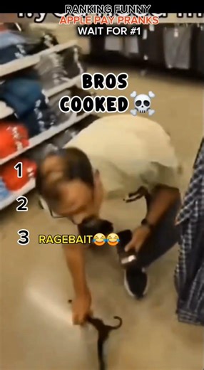 This Apple Pay moment went wrong… 💀