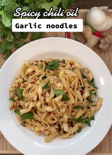 Easy spicy chili oil garlic noodle
