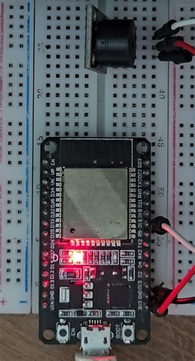 ESP32 tocando a intro do Super Mario com um buzzer