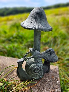 Whimsical Frog & Snail Statue, Spring Garden Metal Decor, Recycled Metal Yard Art, Symbolic Gift Idea for Father's Day - Etsy