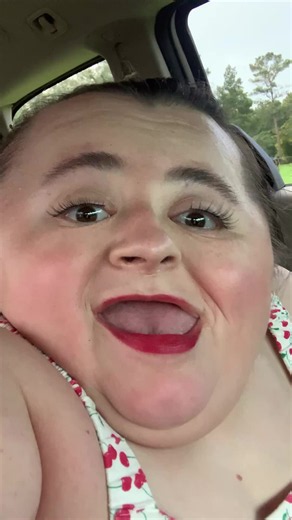 I have snacks, emotional intelligence, and great makeup. 💅😂 #LoveIsland #LoveIslandAudition #RealityTV #MainCharacterEnergy #FunnyReels