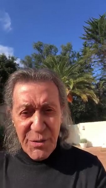 Happy Christmas Everyone! #AlbertHammond#Christmas | Albert Hammond