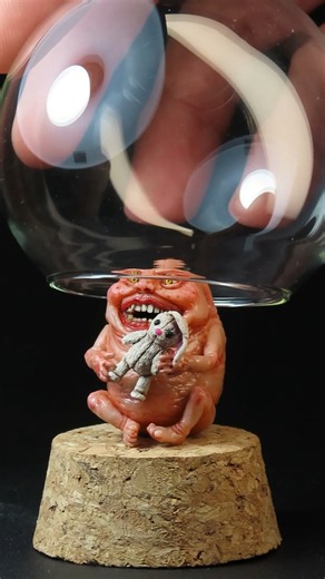 ...couldn't put Humpty together again 🥚 . . . #miniature #humptydumpty #polymerclay #creepyart #weirdart