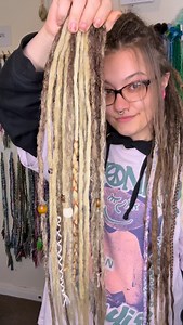 18 reactions | 10 custom braiding dreadlock extensions 勺 #braidindreadlocks #dreadlockextensions #smallbusiness #customextensions | Lunalockshop | Facebook
