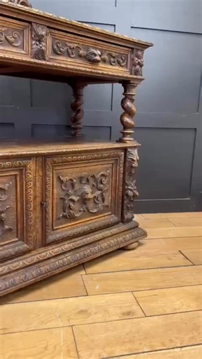 Newly listed 📣📣 A superb late Victorian carved oak sideboard by Trevor Page & Co., Upholsterers and Cabinet Makers, Norwich. This impressive piece features intricate hand-carved foliate and Green Man motifs, barley twist supports, and a shaped backboard with decorative scrollwork — a wonderful example of late 19th-century English craftsmanship. Presented in good antique condition with a warm, rich patina. Minor age-related marks and a historic split to the top add to its authenticity and chara