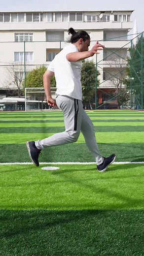 SlickBack Dansı Nasıl Yapılıyor? - Yetenek: 37 Daha fazla yetenek için takip etmeyi unutma! #TTT #yükselentopluluk #ttt #yetenekli #öğrenmek #öğrenmek #skill #skillschallenge #öğrenmekgüzeldir #lifehacks #lifehack #nasılyapılır #nasıl #gelişim #tutorial #slickback #slickbackbuntutorial #slickbacknasılyapılıyor #slickbavkyapılışı #slick #back #slickback