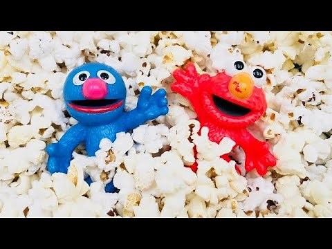 POPCORN Vending Machine in Candy Store with SESAME STREET Elmo Toys!