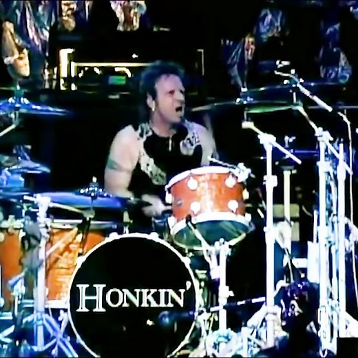 Happy Birthday Joey Kramer! Let’s all wish The KrameDog a big #BlueArmy Happy Birthday!! | Aerosmith