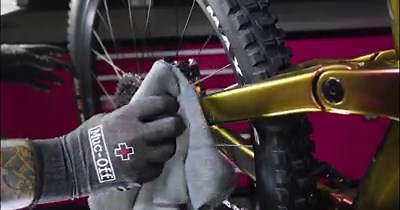 Because bikes deserve spa treatments too. And we're not talking about mud baths here! Miracle Shine is here to give your bike that deep luxurious polish that'll help it regain its box-fresh gleam. Apply with a clean cloth, let it haze then buff off! #mucoff | Muc-Off