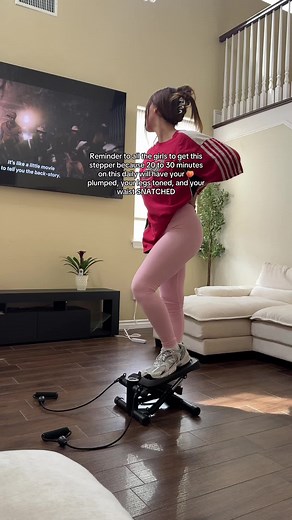 If you don't know how to start, start by getting this mini stepper 🔥 #ministepper #stepper #homeworkout #tiktokshopcreatorpicks #dealsforyoudays