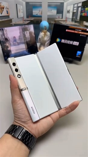 Honor Magic Hands-On — Sleek Design and Flagship Experience Unveiled #shorts