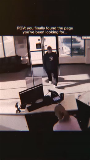 Sukhwinder | Sukh | Ssukhie on Instagram: "🇫 🇴 🇱 🇱 🇴 🇼 . . 《阿甘正传》是一部1994年美国史诗浪漫喜剧-drama电影，由罗伯特·泽米基斯执导，汤姆·汉克斯、罗宾·怀特和加里·西尼斯主演。该片于1994年7月6日上映，讲述了阿拉巴马州一个智力迟钝但善良的男人福雷斯特·甘普的生活，他经历了20世纪几个重要事件的数十年！该片因其导演、表演、视觉效果、音乐和剧本而获得广泛的好评，成为一部主要的商业成功，全球票房超过6.77亿美元。《阿甘正传》获得了多个奥斯卡奖，包括最佳影片和最佳导演（罗伯特·泽米基斯）。 《阿甘正传》可以观看，您可以在流媒体平台或购买选项中找到更多信息。如果您有兴趣了解更多关于这部电影或其制作的信息，可以探索派拉蒙维基百科或总电影维基以获取深入的细节。"