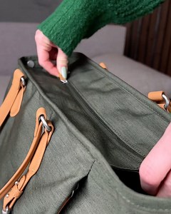 🌟👜 Ever feel like no tote could meet all your needs? I did too, until I found the Siena Pro Tote Plus! Whether I'm running errands, heading to work, or going out, this tote fits everything—without losing its sleek style. 💼 It's spacious, organized, and perfect for every occasion. 🚀 Limited stock won't last long! Don't miss your chance to own the Siena Pro Tote Plus—get yours before it's gone! 💖 𝗖𝗵𝗶𝗰 𝗗𝗲𝘀𝗶𝗴𝗻 | Adds glamour to any outfit 💼 𝗠𝘂𝗹𝘁𝗶-𝗙𝘂𝗻𝗰𝘁𝗶𝗼𝗻𝗮𝗹 | Hand, sho