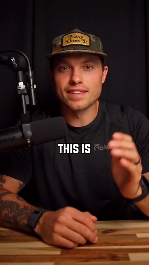How to PROPERLY Fuel for a Half Marathon ⛽️ - Step 1: Carb Load Start 2 days before your race. 7–10 g of carbs per kg of body weight per day. For most runners, that’s 400–800g of carbs per day - Step 2: Sodium Load 3–5g sodium the day before. This helps your body hold onto fluid and lowers your risk of cramping or overheatin - Step 3: Pre-Race Meal 2-3 hours before the race, 100–150g of easy-to-digest carbs. Also have about 20oz of water and at least 500mg of sodium - Step 4: During the Race 60–