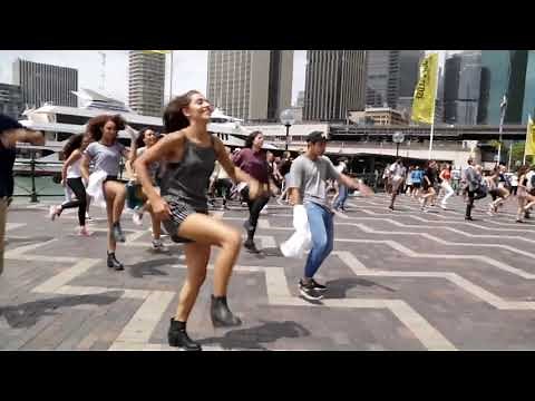 Mashup Ice Ice Baby vs Bowie Flashmob
