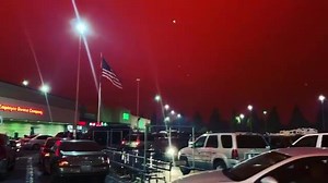 121K views · 2.1K reactions | Apocalyptic red skies across Salem, Oregon yesterday from all the ongoing wildfires and heavy smoke! No filters were added, and the time of day was around 4pm local time! Permission: Elliott Scott | Live Storm Chasers | Facebook