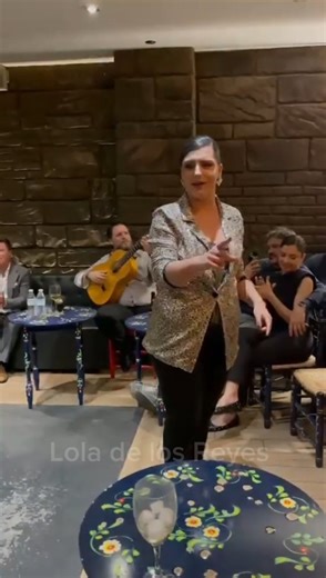 El mejor flamenco en Lola de los Reyes 💃 Donde el arte, el compás y la emoción se viven de verdad. 🌹✨ #Sevilla #Andalucia #Triana #flamenco #loladelosreyes | Lola de Los Reyes