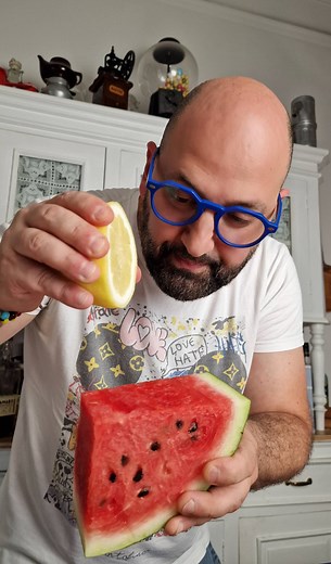 L'anguria... provala anche così!🍉 #cocomero #anguria #watermelon #watermelonchallenge #watermelonjuice #lemon #recipes #food #ricette | I fornelli di Max