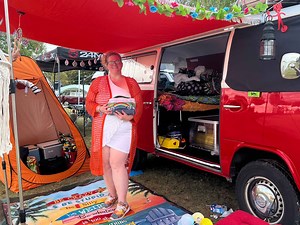 2.500 Bullis in Wesel? Deshalb machen die Camper-Busse gerade Halt am Niederrhein