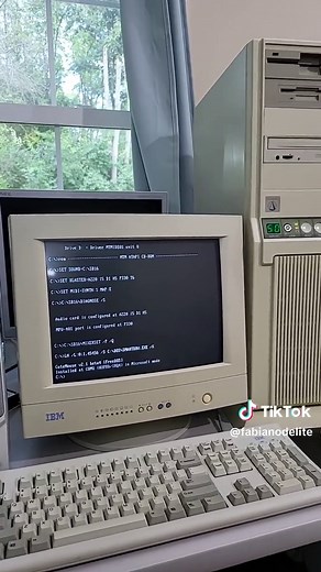 Nostalgic Windows 3.11 PC Boot Experience