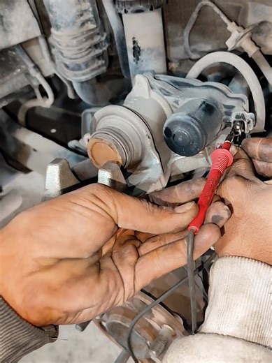 auto technician 86 🇺🇲 Toyota Camry model 2022 brake pad replacement 🛠️🚗🛠️#auto #technician