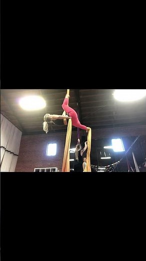 Stunning Aerial Silks Performance: Grace and Strength in Motion#aerialsilks #aerialist