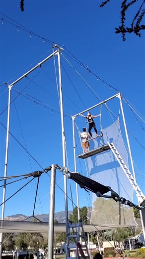 The moment you get out of your head and into your body. Flying trapeze training at Santa Barbara Trapeze Co. is about timing, trust, and committing to the swing. Ready to fly? 🔗 Book your trapeze session link in bio | Santa Barbara Trapeze Co.