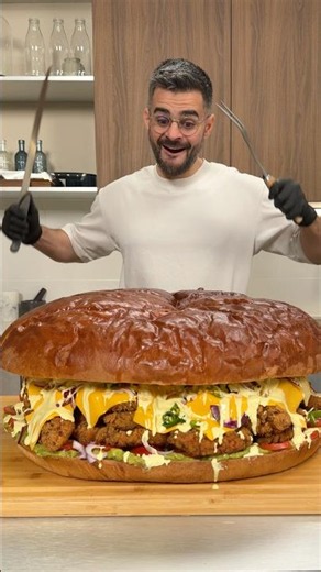 Giant Mexican Burger Pepe Chicken 🍔