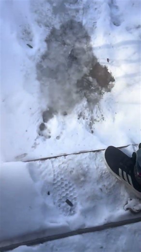 -20 degrees Fahrenheit hot water turns to ice instantly in Minneapolis, MN