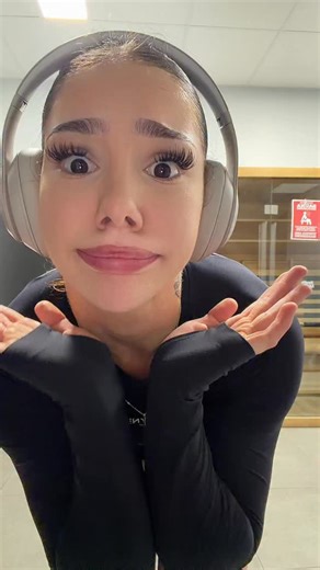 Poppi louiz🍒 | FRAME MOGGED. ~ ~ Glute program NOW IN BIO🚨‼️ Follow for more content @poppillouizz #explore #explorepage #réel #reels #reel reelvideo... | Instagram